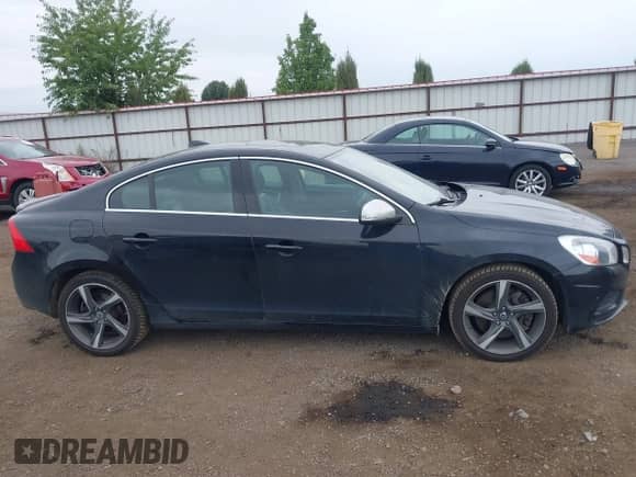 2013 Volvo S60 T6 R-Design Platinum с VIN YV1902FH9D1231456, выставлен на аукционе IAAI как лот 42788938 с пробегом 140 730 миль миль и . История ставок и продаж доступна на DreamBid. Изображение 14.