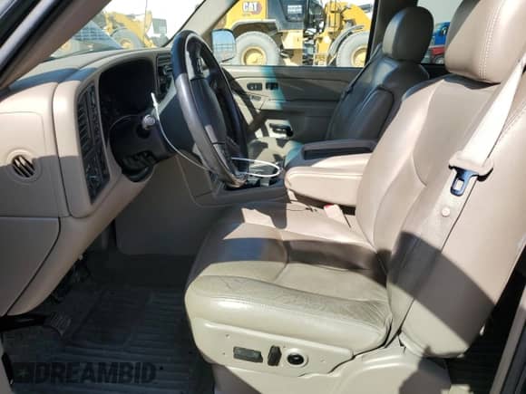 2005 GMC Sierra 1500 SLT z VIN 1GTEK19B85E181837, wystawiony jako Copart lot #58852935 z przebiegiem 139 305 mil mil oraz Szkoda całkowita • Salvage title. Historia ofert i sprzedaży dostępna na DreamBid. Obrazek 7.