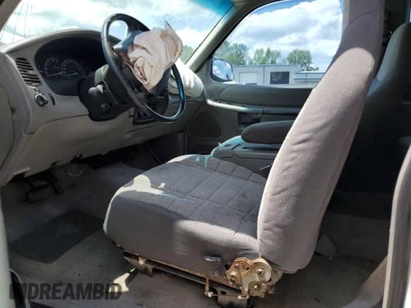 1997 Ford Explorer с VIN 1FMCU22XXVUD09705, выставлен на аукционе Copart как лот 55412575 с пробегом 356 444 миль миль и Списание • Salvage title. История ставок и продаж доступна на DreamBid. Изображение 7.