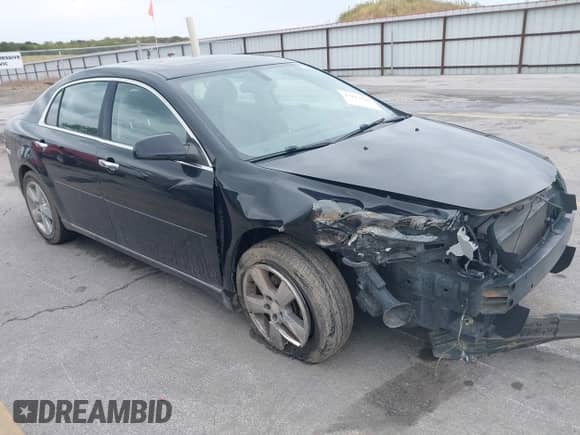 2012 Chevrolet Malibu 2LT z VIN 1G1ZD5E03CF331621, wystawiony jako IAAI lot #43117702 z przebiegiem 127 540 mil mil oraz . Historia ofert i sprzedaży dostępna na DreamBid. Obrazek 1.