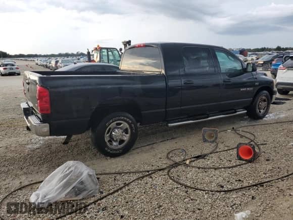 2007 Dodge 1500 SLT z VIN 3D7KR19D87G838900, wystawiony jako Copart lot #74038994 z przebiegiem 270 039 mil mil oraz Szkoda całkowita • Salvage title. Historia ofert i sprzedaży dostępna na DreamBid. Obrazek 3.