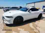 2019 Ford Mustang GT z VIN 1FA6P8CF1K5138954, wystawiony jako Copart lot #71106285 z przebiegiem 121 287 mil mil oraz Czysty tytuł • Clean title. Historia ofert i sprzedaży dostępna na DreamBid. Obrazek 1.