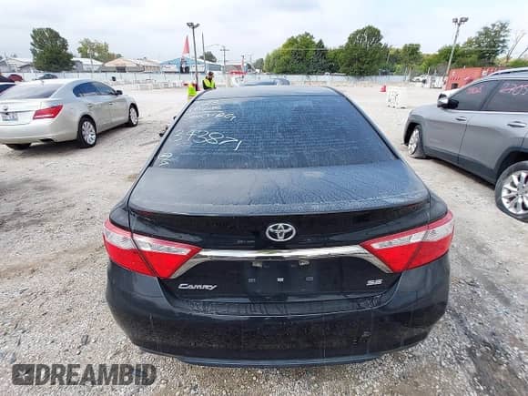 2017 Toyota Camry XLE с VIN 4T1BF1FK6HU343871, выставлен на аукционе IAAI как лот 43315883 с пробегом 135 250 миль миль и . История ставок и продаж доступна на DreamBid. Изображение 16.