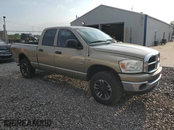 2008 Dodge 1500 ST z VIN 1D7HU18248J223009, wystawiony jako Copart lot #69026295 z przebiegiem 126 805 mil mil oraz Szkoda całkowita • Salvage title. Historia ofert i sprzedaży dostępna na DreamBid. Obrazek 4.