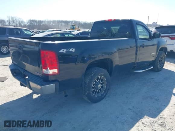 2007 GMC Sierra 1500 Work Truck z VIN 1GTEK14X77Z619519, wystawiony jako IAAI lot #41756863 z przebiegiem 156 176 mil mil oraz . Historia ofert i sprzedaży dostępna na DreamBid. Obrazek 4.
