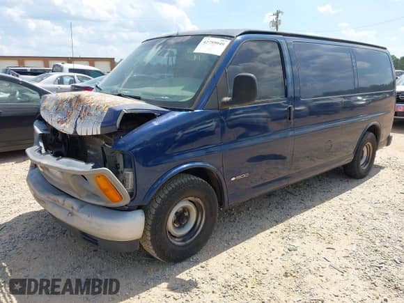 2000 Chevrolet Express с VIN 1GCEG15W5Y1109001, выставлен на аукционе IAAI как лот 42759949 с пробегом 399 089 миль миль и . История ставок и продаж доступна на DreamBid. Изображение 2.