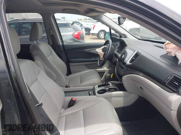 2018 Honda Pilot EX-L z VIN 5FNYF5H58JB005139, wystawiony jako IAAI lot #42706355 z przebiegiem 59 844 mil mil oraz . Historia ofert i sprzedaży dostępna na DreamBid. Obrazek 5.