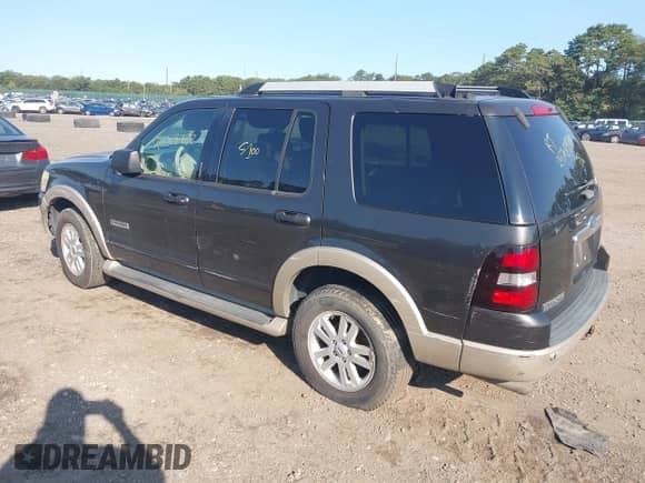 2006 Ford Explorer Eddie Bauer z VIN 1FMEU64E46UB67980, wystawiony jako IAAI lot #43189858 z przebiegiem Nie podano mil oraz . Historia ofert i sprzedaży dostępna na DreamBid. Obrazek 3.