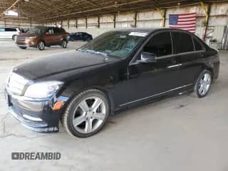 2011 Mercedes-Benz C 300 Sport z VIN WDDGF5EB5BR174168, wystawiony jako Copart lot #71819745 z przebiegiem 149 278 mil mil oraz Szkoda całkowita • Salvage title. Historia ofert i sprzedaży dostępna na DreamBid. Obrazek 1.