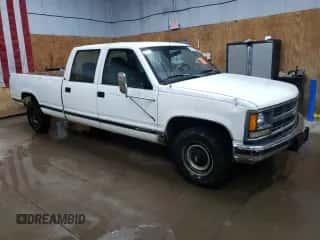1997 Chevrolet Silverado 3500 z VIN 1GCGC33R9VF031799, wystawiony jako Copart lot #69377024 z przebiegiem 185 024 mil mil oraz Czysty tytuł • Clean title. Historia ofert i sprzedaży dostępna na DreamBid. Obrazek 4.