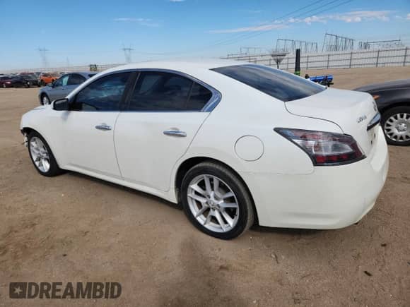 2014 Nissan Maxima S with VIN 1N4AA5AP7EC482357, listed as a Copart auction lot 82229995 with 139,214 mi miles and Salvage title. Bid and sale history available at DreamBid. Image 2.
