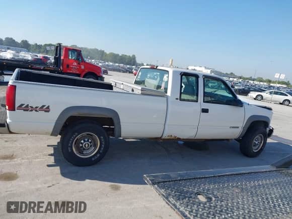 1998 Chevrolet Silverado 2500 с VIN 1GCGK29R2WE222198, выставлен на аукционе IAAI как лот 43226015 с пробегом 173 861 миль миль и . История ставок и продаж доступна на DreamBid. Изображение 14.