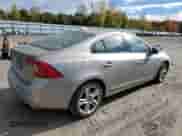 2014 Volvo S60 T5 с VIN YV1612FS9E1288916, выставлен на аукционе Copart как лот 86238445 с пробегом 137 929 миль миль и Чистый • Clean title. История ставок и продаж доступна на DreamBid. Изображение 3.