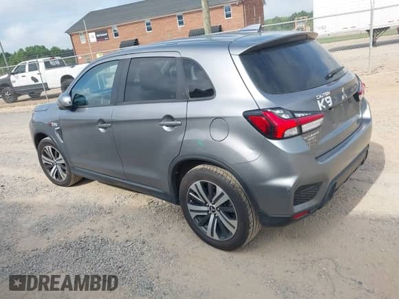 2021 Mitsubishi Outlander ES z VIN JA4ARUAU0MU022933, wystawiony jako IAAI lot #42848396 z przebiegiem 62 789 mil mil oraz . Historia ofert i sprzedaży dostępna na DreamBid. Obrazek 3.