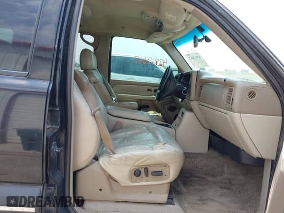 2002 Chevrolet Tahoe Z71 z VIN 1GNEK13Z72R226297, wystawiony jako IAAI lot #42812667 z przebiegiem 329 117 mil mil oraz . Historia ofert i sprzedaży dostępna na DreamBid. Obrazek 5.