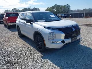 2023 Mitsubishi Outlander SE с VIN JA4J4UA83PZ035040, выставлен на аукционе IAAI как лот 41648195 с пробегом 45 528 миль миль и . История ставок и продаж доступна на DreamBid. Изображение 1.