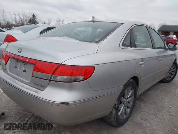2009 Hyundai Azera Limited с VIN KMHFC46F99A343039, выставлен на аукционе IAAI как лот 41211939 с пробегом 109 584 миль миль и . История ставок и продаж доступна на DreamBid. Изображение 4.