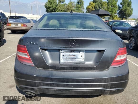 2012 Mercedes-Benz C 250 Sport с VIN WDDGF4HBXCR233965, выставлен на аукционе Copart как лот 82598215 с пробегом 156 674 миль миль и Чистый • Clean title. История ставок и продаж доступна на DreamBid. Изображение 6.