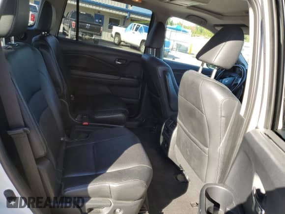 2017 Honda Pilot Elite with VIN 5FNYF6H08HB028022, listed as a Copart auction lot 84253805 with 109,347 mi miles and Salvage title. Bid and sale history available at DreamBid. Image 11.