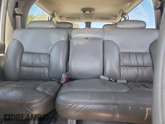 1999 Chevrolet Suburban с VIN 3GNFK16R5XG149629, выставлен на аукционе Copart как лот 90065225 с пробегом 404 104 миль миль и Списание • Salvage title. История ставок и продаж доступна на DreamBid. Изображение 10.