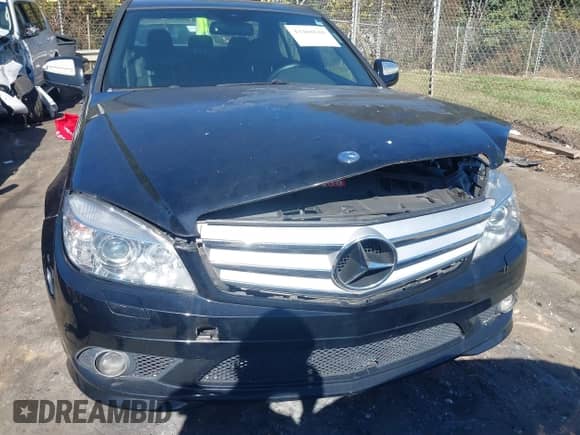 2009 Mercedes-Benz C 350 Sport z VIN WDDGF56XX9R057433, wystawiony jako IAAI lot #43468616 z przebiegiem 159 580 mil mil oraz . Historia ofert i sprzedaży dostępna na DreamBid. Obrazek 12.