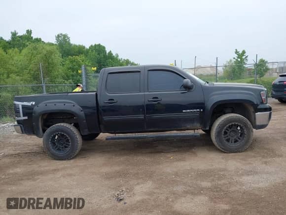 2007 GMC Sierra 1500 SLT with VIN 3GTEK13M87G542960, listed as a IAAI auction lot 42512520 with 134,869 mi miles and . Bid and sale history available at DreamBid. Image 13.