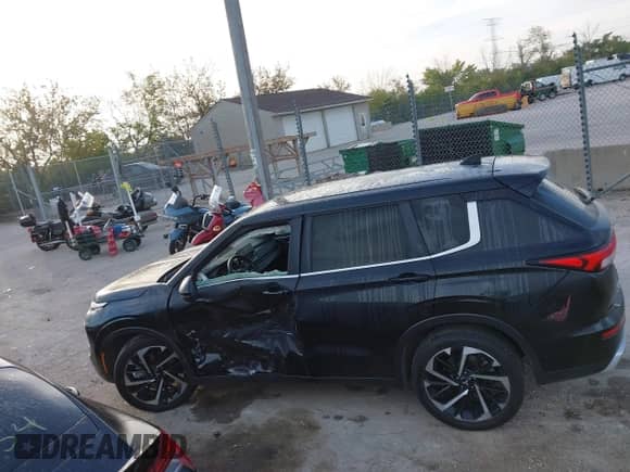 2024 Mitsubishi Outlander SE с VIN JA4J4VA88RZ040047, выставлен на аукционе IAAI как лот 43330609 с пробегом 23 626 миль миль и . История ставок и продаж доступна на DreamBid. Изображение 14.