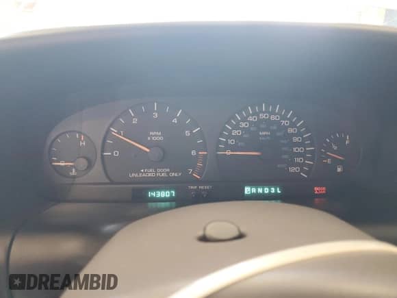 2000 Dodge Caravan SE z VIN 2B4GP45G6YR669041, wystawiony jako Copart lot #56864805 z przebiegiem 143 807 mil mil oraz Szkoda całkowita • Salvage title. Historia ofert i sprzedaży dostępna na DreamBid. Obrazek 9.