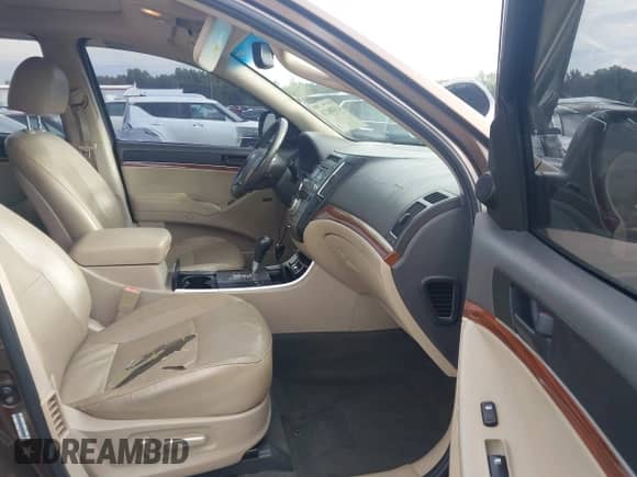2010 Hyundai Veracruz Limited z VIN KM8NU4CC4AU136743, wystawiony jako IAAI lot #43308276 z przebiegiem 245 778 mil mil oraz . Historia ofert i sprzedaży dostępna na DreamBid. Obrazek 5.