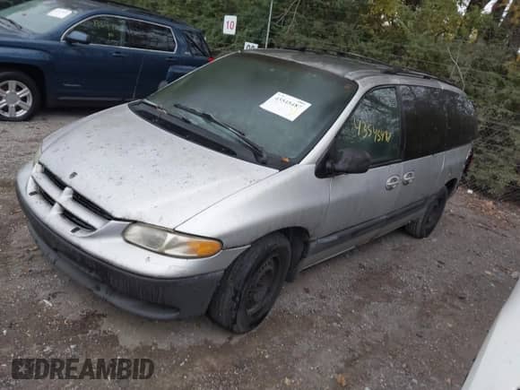 2000 Dodge Caravan SE with VIN 1B4GP44G4YB712825, listed as a IAAI auction lot 43545487 with 94,775 mi miles and . Bid and sale history available at DreamBid. Image 18.