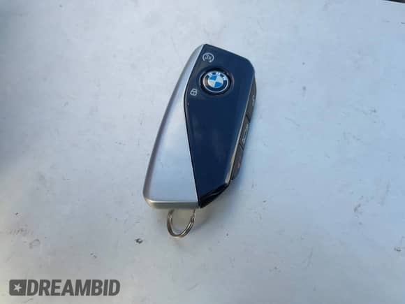 2024 BMW 7 Series 740i z VIN WBA23EH01RCR40270, wystawiony jako IAAI lot #41094809 z przebiegiem 8 835 mil mil oraz . Historia ofert i sprzedaży dostępna na DreamBid. Obrazek 11.