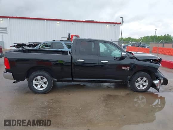 2020 Ram 1500 Tradesman z VIN 1C6RR6FG6LS116923, wystawiony jako IAAI lot #42120567 z przebiegiem 103 298 mil mil oraz . Historia ofert i sprzedaży dostępna na DreamBid. Obrazek 14.