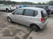 2006 Chevrolet Aveo LS z VIN KL1TD666X6B684771, wystawiony jako Copart lot #71875984 z przebiegiem Nie podano mil oraz Czysty tytuł • Clean title. Historia ofert i sprzedaży dostępna na DreamBid. Obrazek 2.