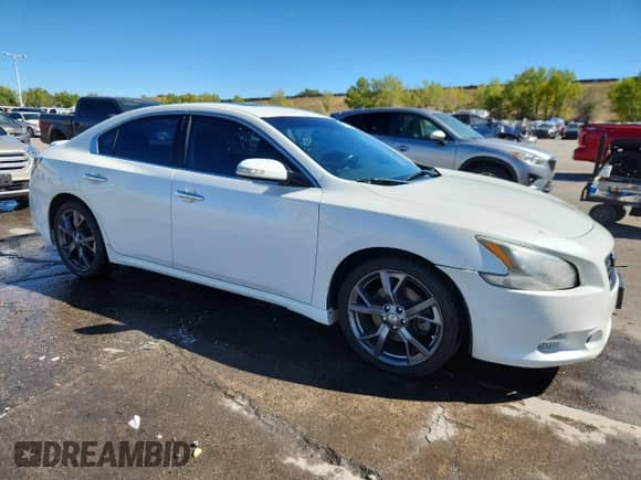 2013 Nissan Maxima SV with VIN 1N4AA5AP4DC820375, listed as a Copart auction lot 84957855 with 140,746 mi miles and Salvage title. Bid and sale history available at DreamBid. Image 4.