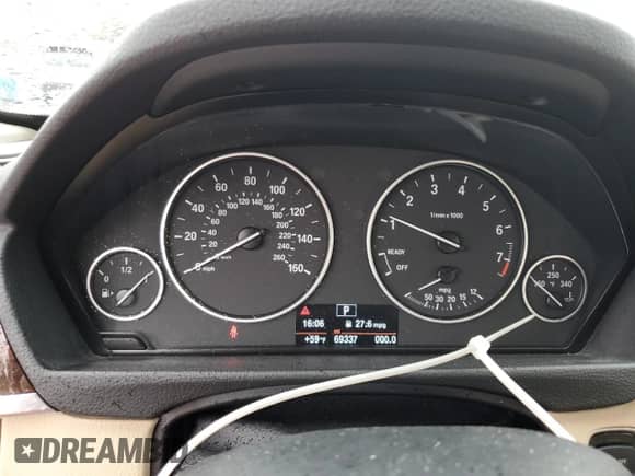 2014 BMW 3 Series 328i xDrive с VIN WBA3B3C50EJ981431, выставлен на аукционе Copart как лот 86291635 с пробегом 69 337 миль миль и Списание • Salvage title. История ставок и продаж доступна на DreamBid. Изображение 9.