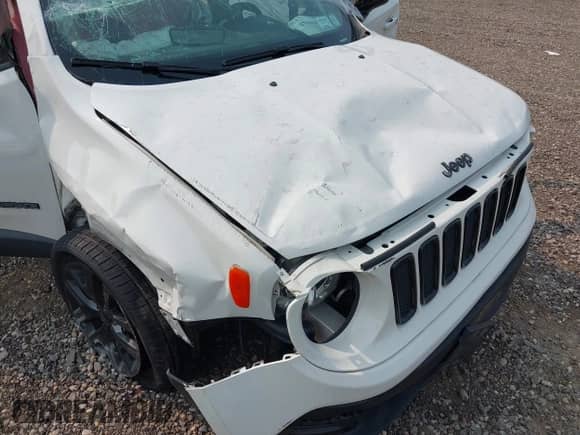 2018 Jeep Renegade Latitude z VIN ZACCJBBB7JPH09508, wystawiony jako IAAI lot #42896543 z przebiegiem 123 776 mil mil oraz . Historia ofert i sprzedaży dostępna na DreamBid. Obrazek 6.