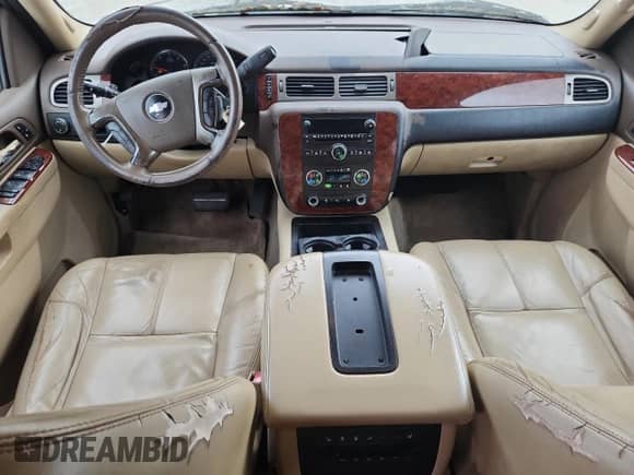 2010 Chevrolet Tahoe LT с VIN 1GNUCBE06AR159512, выставлен на аукционе Copart как лот 82294845 с пробегом 259 788 миль миль и Чистый • Clean title. История ставок и продаж доступна на DreamBid. Изображение 8.
