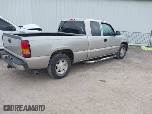 2004 GMC Sierra 1500 SLE with VIN 2GTEC19T941348101, listed as a IAAI auction lot 42269876 with 200,492 mi miles and . Bid and sale history available at DreamBid. Image 4.