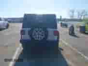 2023 Jeep Wrangler Sport S z VIN 1C4HJXDN4PW702277, wystawiony jako IAAI lot #41835864 z przebiegiem 27 768 mil mil oraz . Historia ofert i sprzedaży dostępna na DreamBid. Obrazek 16.