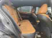 2021 Lexus IS 300 z VIN JTHC81F2XM5047158, wystawiony jako Copart lot #65532895 z przebiegiem 62 670 mil mil oraz Szkoda całkowita • Salvage title. Historia ofert i sprzedaży dostępna na DreamBid. Obrazek 10.