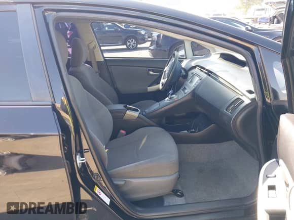 2015 Toyota Prius Persona Series with VIN JTDKN3DU4F0439591, listed as a IAAI auction lot 43388710 with 107,044 mi miles and . Bid and sale history available at DreamBid. Image 5.