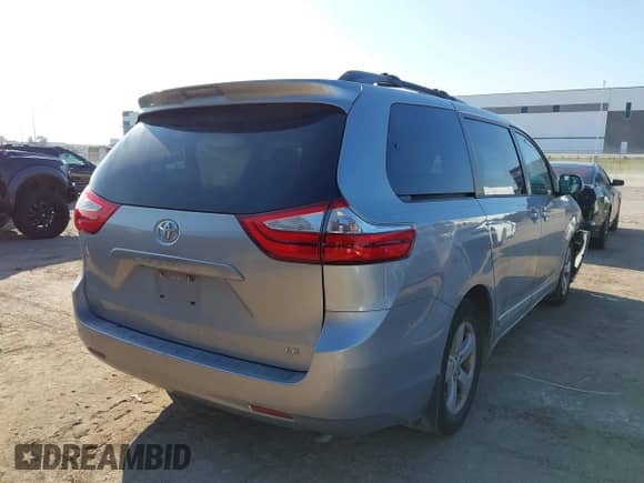 2015 Toyota Sienna LE z VIN 5TDKK3DC9FS557911, wystawiony jako IAAI lot #43302001 z przebiegiem 144 051 mil mil oraz . Historia ofert i sprzedaży dostępna na DreamBid. Obrazek 4.