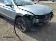 2024 Volkswagen Tiguan SE с VIN 3VV2B7AX3RM137808, выставлен на аукционе IAAI как лот 43074423 с пробегом 14 204 миль миль и . История ставок и продаж доступна на DreamBid. Изображение 19.