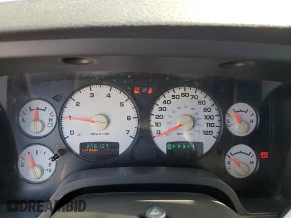 2004 Dodge 1500 SLT z VIN 1D7HA18N14S680772, wystawiony jako Copart lot #65067745 z przebiegiem 276 137 mil mil oraz Czysty tytuł • Clean title. Historia ofert i sprzedaży dostępna na DreamBid. Obrazek 9.