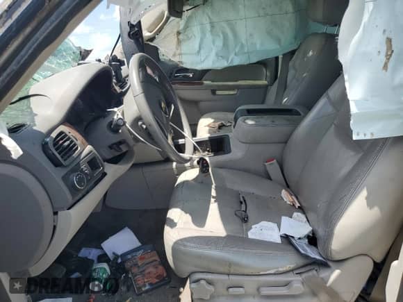 2012 Chevrolet Suburban LT с VIN 1GNSCJE00CR130379, выставлен на аукционе Copart как лот 64384725 с пробегом 249 562 миль миль и На запчасти • Non repairable. История ставок и продаж доступна на DreamBid. Изображение 7.