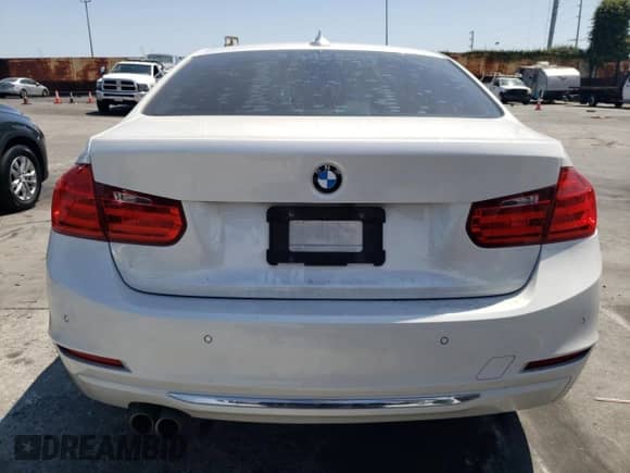2014 BMW 3 Series 328i с VIN WBA3A5C57EP603831, выставлен на аукционе Copart как лот 67651815 с пробегом 110 126 миль миль и Списание • Salvage title. История ставок и продаж доступна на DreamBid. Изображение 6.