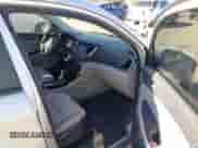 2017 Hyundai Tucson Sport с VIN KM8J3CA28HU592616, выставлен на аукционе IAAI как лот 43411270 с пробегом 83 847 миль миль и . История ставок и продаж доступна на DreamBid. Изображение 5.