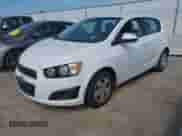 2013 Chevrolet Sonic LS с VIN 1G1JA6SH5D4179747, выставлен на аукционе IAAI как лот 43290705 с пробегом 165 425 миль миль и . История ставок и продаж доступна на DreamBid. Изображение 2.