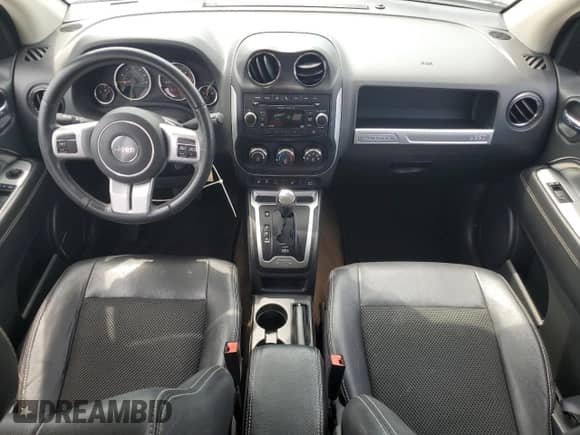 2016 Jeep Compass Latitude z VIN 1C4NJCEB2GD651387, wystawiony jako Copart lot #69041605 z przebiegiem 114 907 mil mil oraz Szkoda całkowita • Salvage title. Historia ofert i sprzedaży dostępna na DreamBid. Obrazek 8.