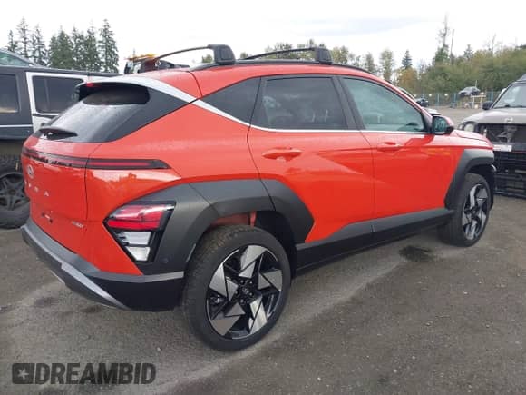 2025 Hyundai Kona Limited с VIN KM8HECA39SU275629, выставлен на аукционе IAAI как лот 43419617 с пробегом 1 231 миль миль и . История ставок и продаж доступна на DreamBid. Изображение 4.
